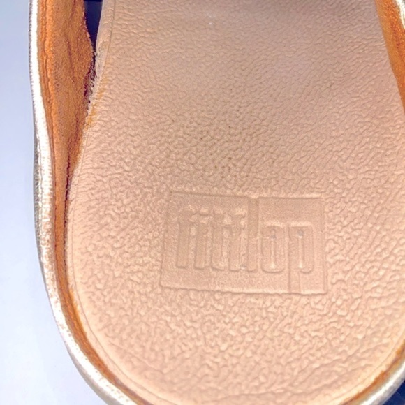 Fitflop gold leather strap sandals with Velcro closing. Wobble board. Size 8. - Picture 6 of 7